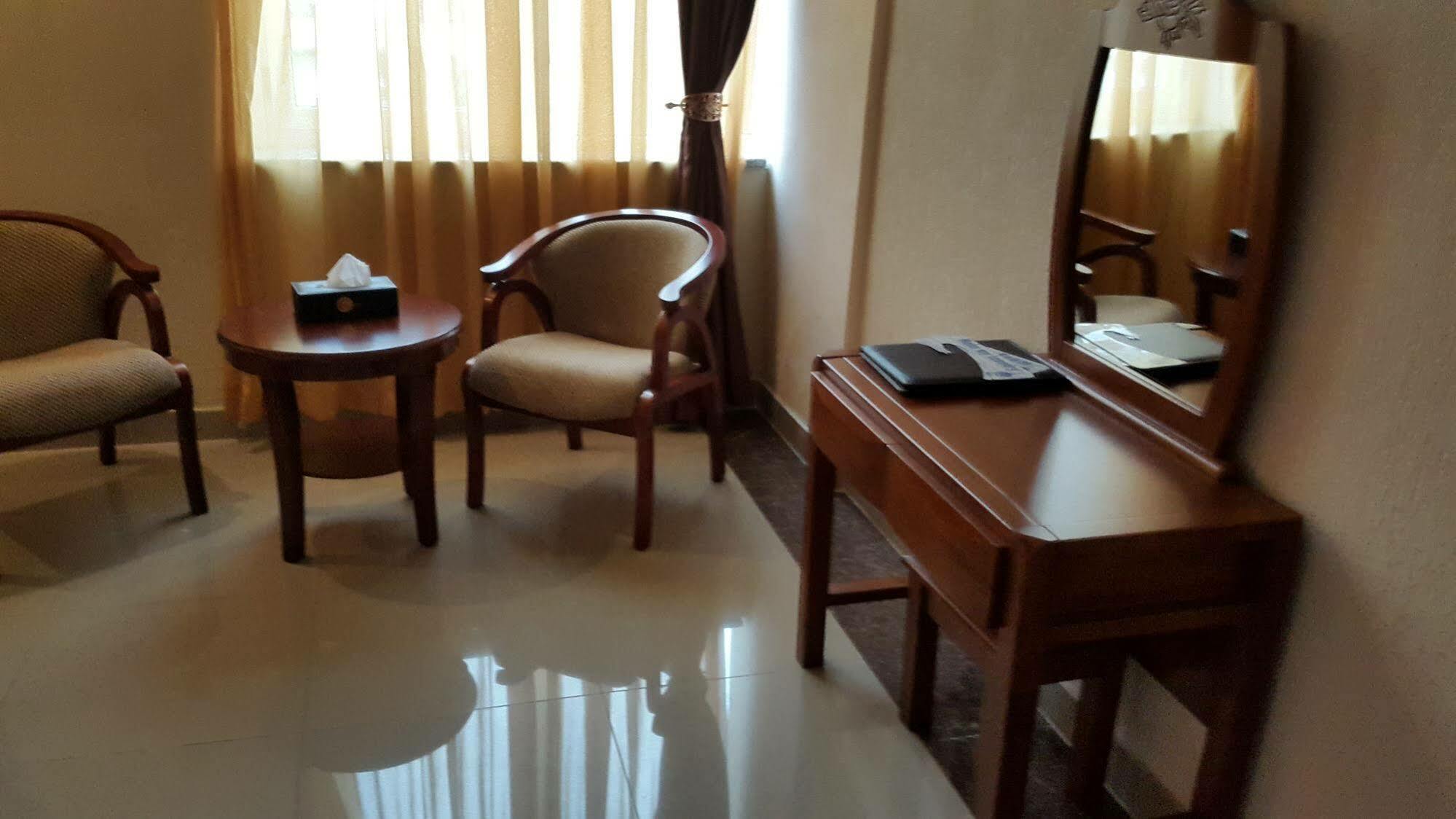 C Fun Addis Hotel Extérieur photo