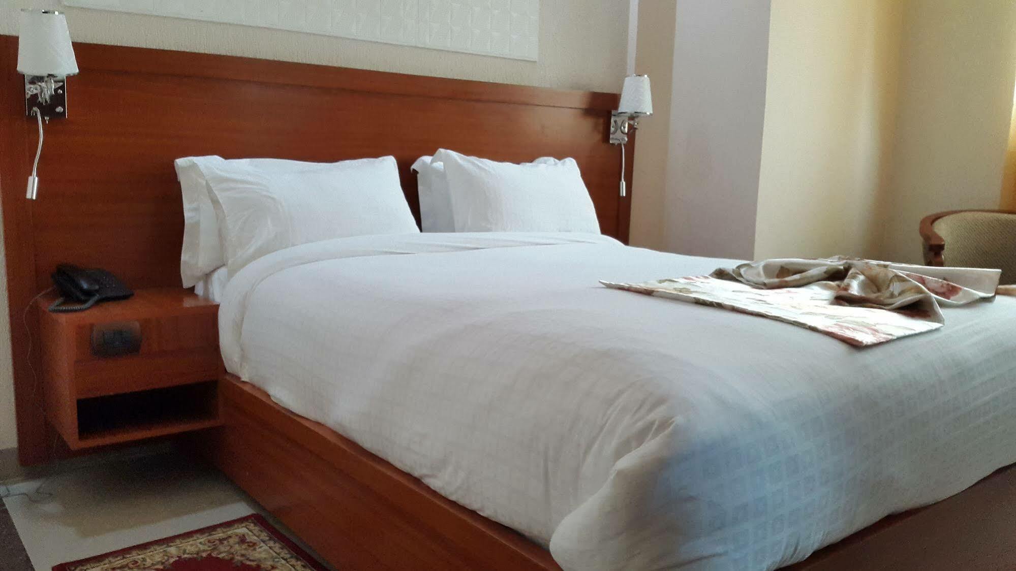 C Fun Addis Hotel Extérieur photo