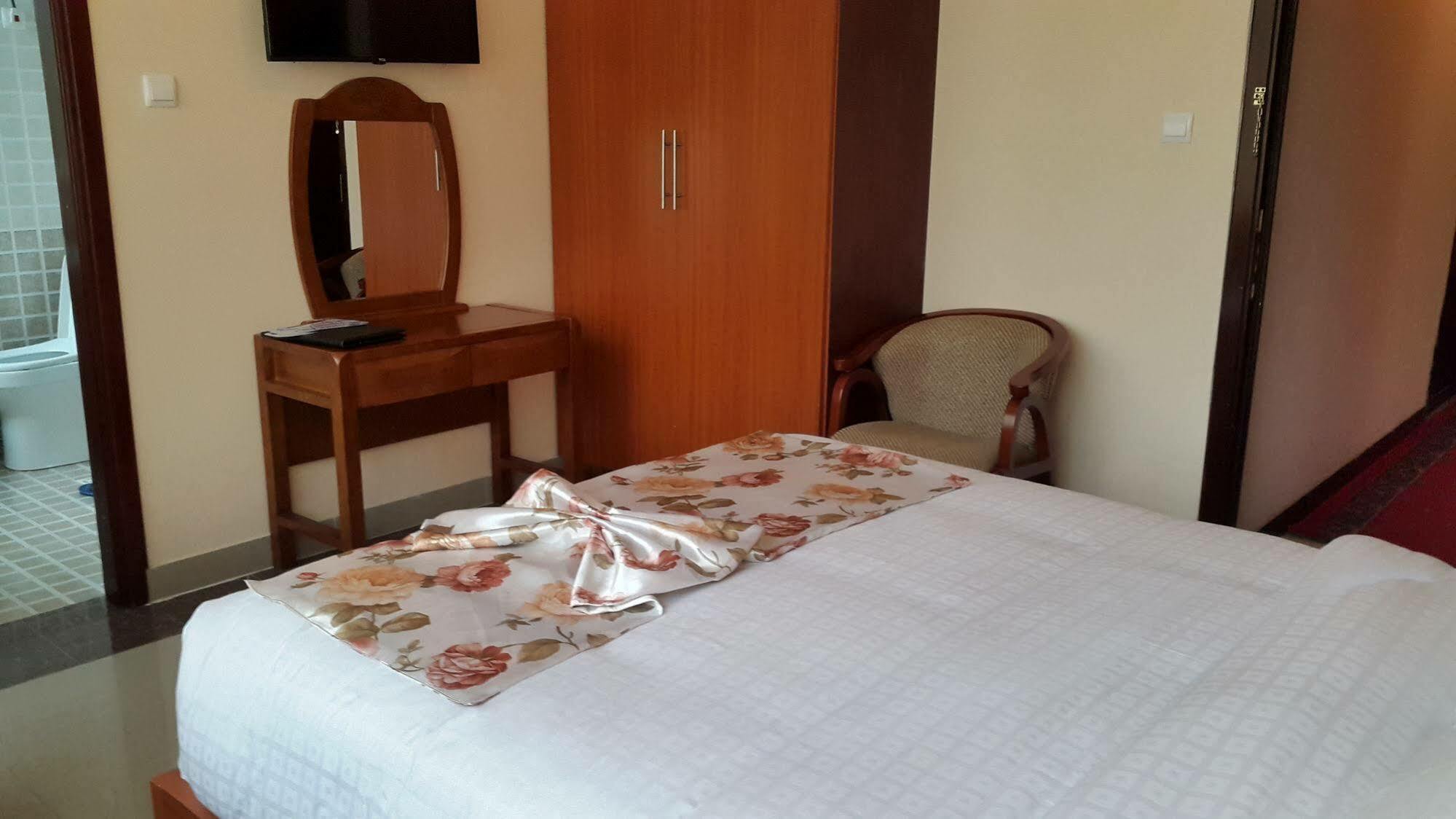 C Fun Addis Hotel Extérieur photo