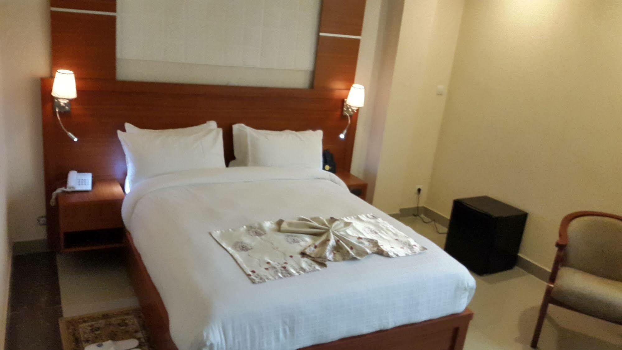 C Fun Addis Hotel Extérieur photo