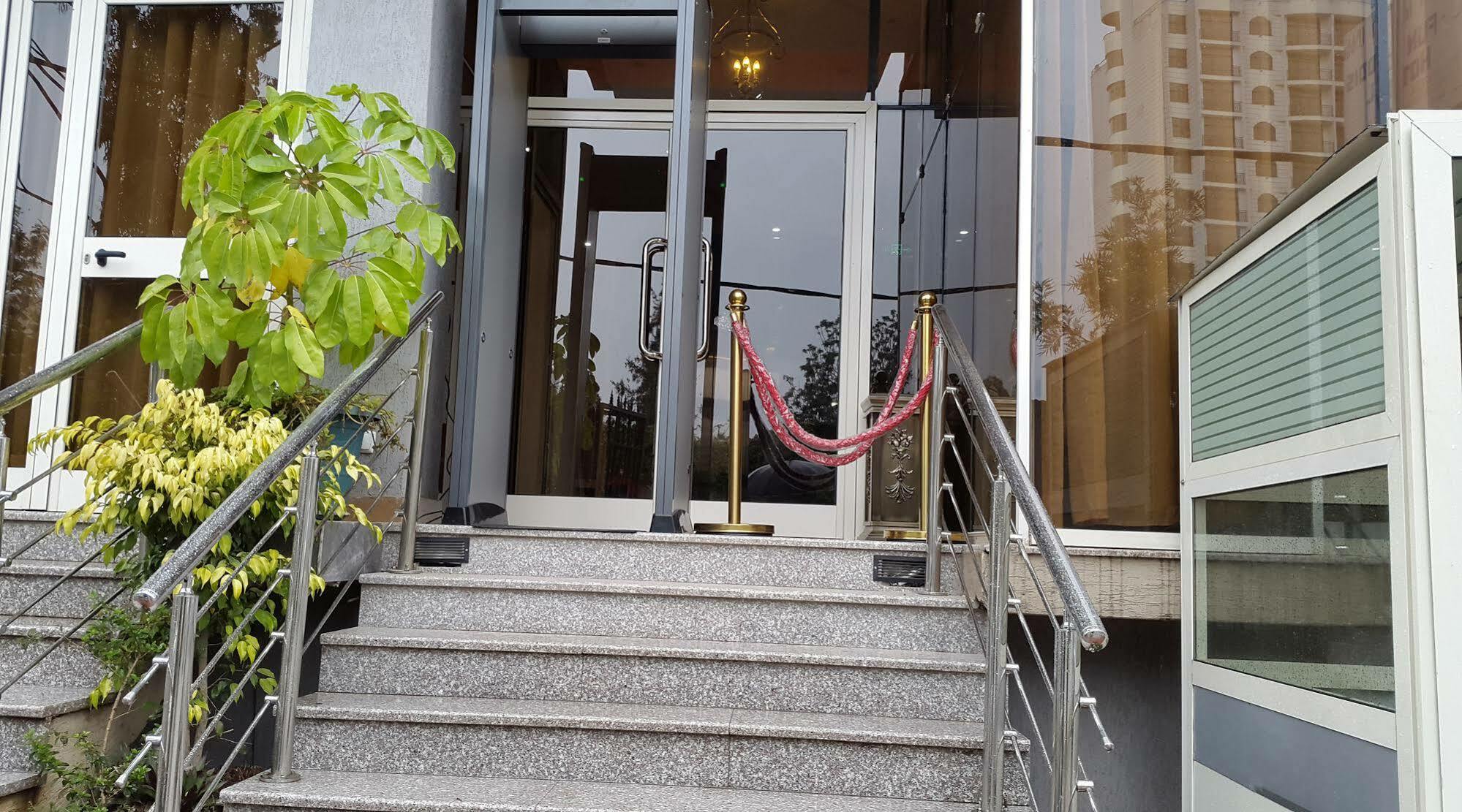 C Fun Addis Hotel Extérieur photo